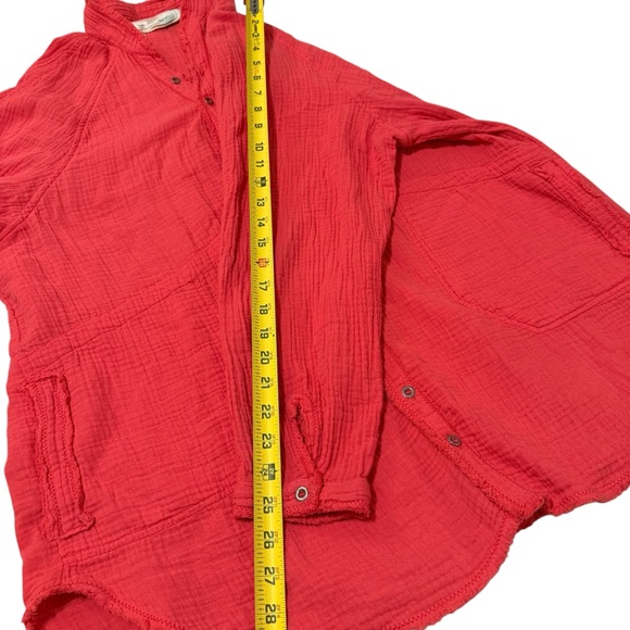 Free People We the Free Oversized Distressed Pink Rose Button Down Shirt Size XS - Picture 9 of 11